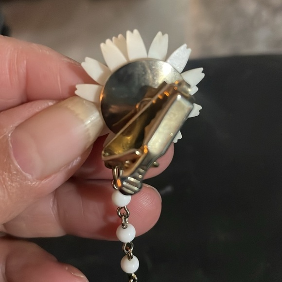 Vintage daisy collar clips - Picture 4 of 5